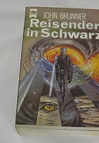 Reisender in Schwarz